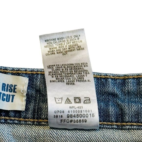 Levi Signature Light Wash Low Rise Bootcut Jeans - Size 12 - Picture 8 of 13